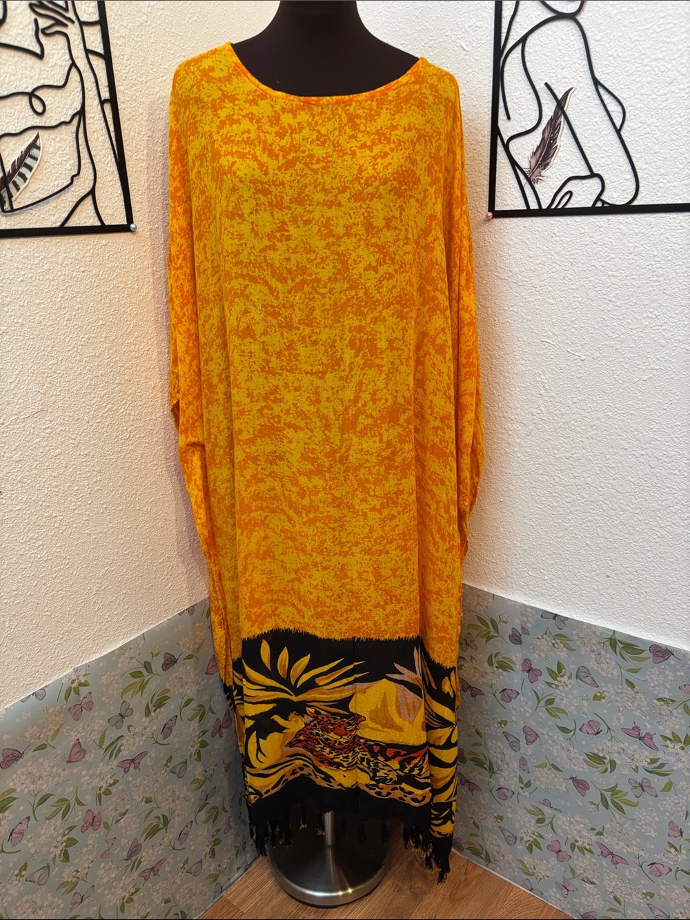Vintage 1990’s African Essence yellow and orange kaftan. Size 1X.